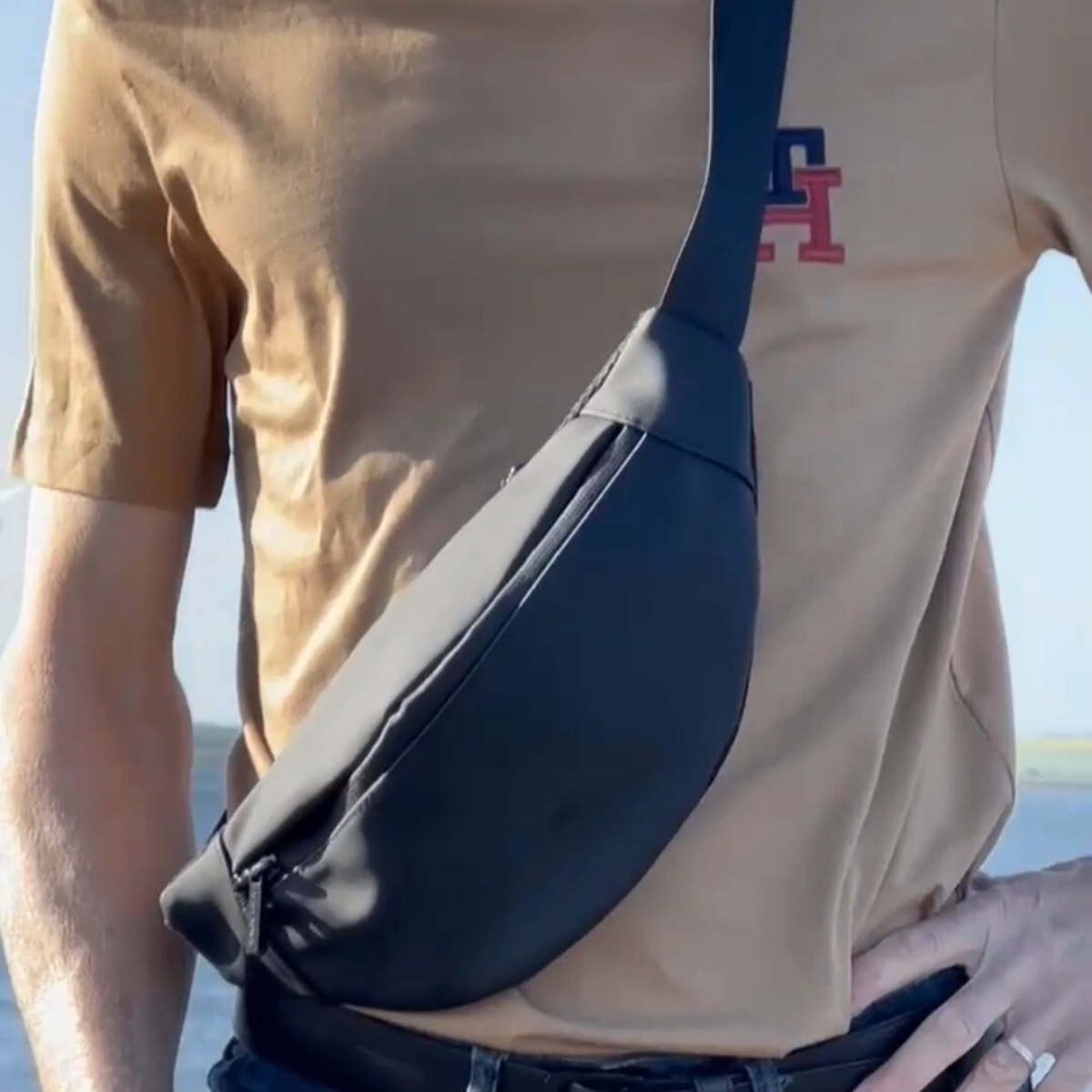 CAB Escape Sling Bag